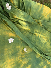 Load image into Gallery viewer, botanically dyed organic bedding set